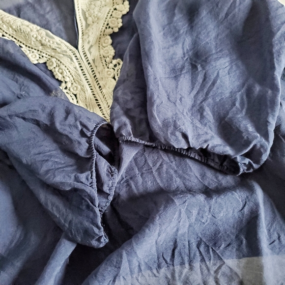 ANTHROPOLOGIE Fei Navy Silk Lace Trim Top M - Picture 4 of 6